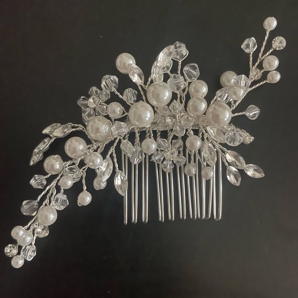 Dareth Colburn Emmy Floral Comb - Picture 2 of 5